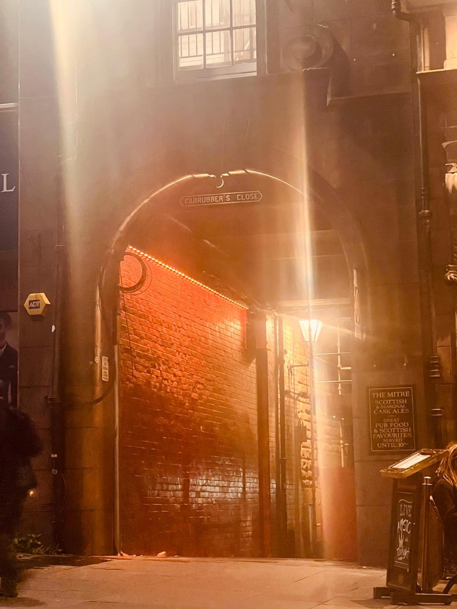 Historic Royal Mile Flat , 5Min From Waverly Railway Station Daire Edinburgh Dış mekan fotoğraf